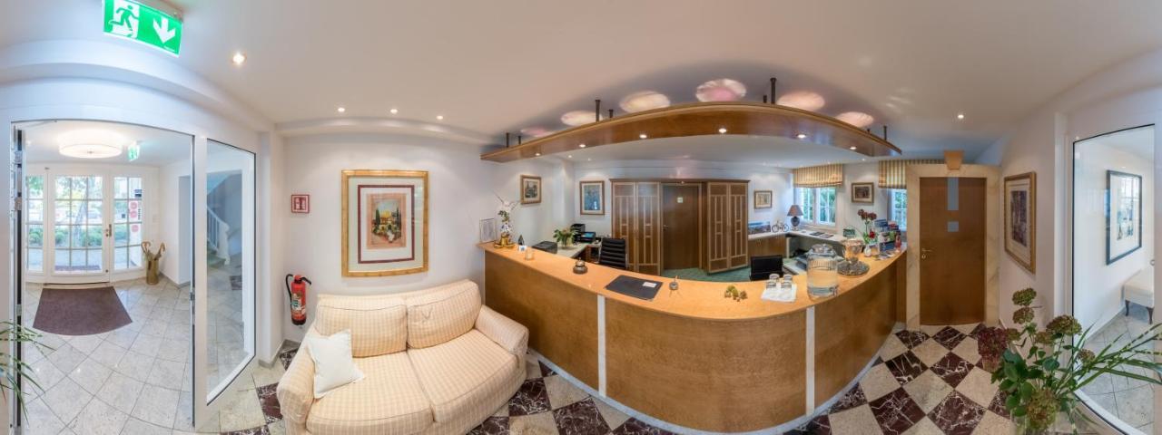 Hotel Villa Im Park デュッセルドルフ エクステリア 写真