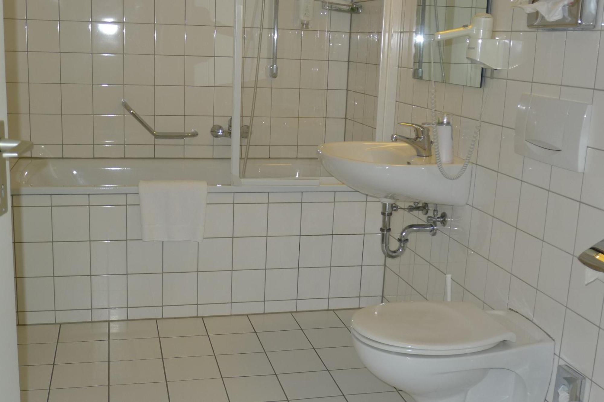 Hotel Villa Im Park デュッセルドルフ エクステリア 写真